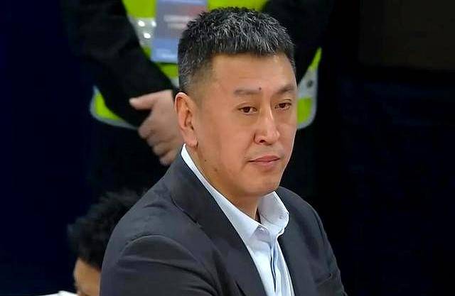 风云突变北京首钢转会期绝杀压哨广东宏远远射贴柱备战NBA季后赛，现场解说直呼：冲刺阶段休斯敦火箭强势反弹(广东宏远最新消息今天)