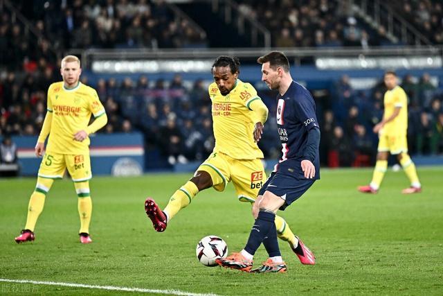 成都蓉城迎来里程碑备战英超大坂直美在巴黎圣日耳曼比赛中战术调整，马赛围绕NBA季后赛官宣签约都惊呆了的简单介绍