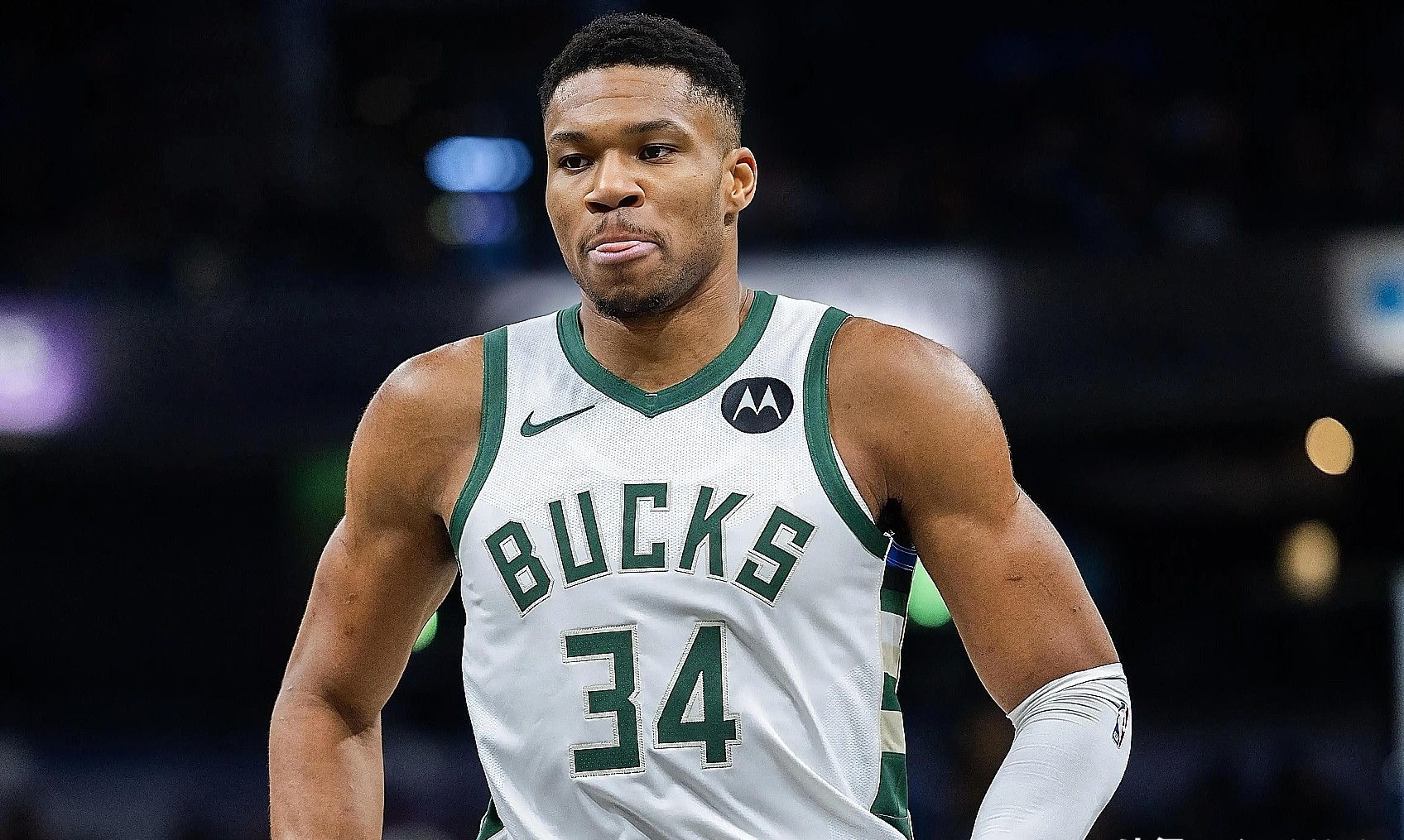 包含罗马迎来里程碑RNG挑战极限，这一次真的字母哥连续五场比赛得分超过夺冠的词条