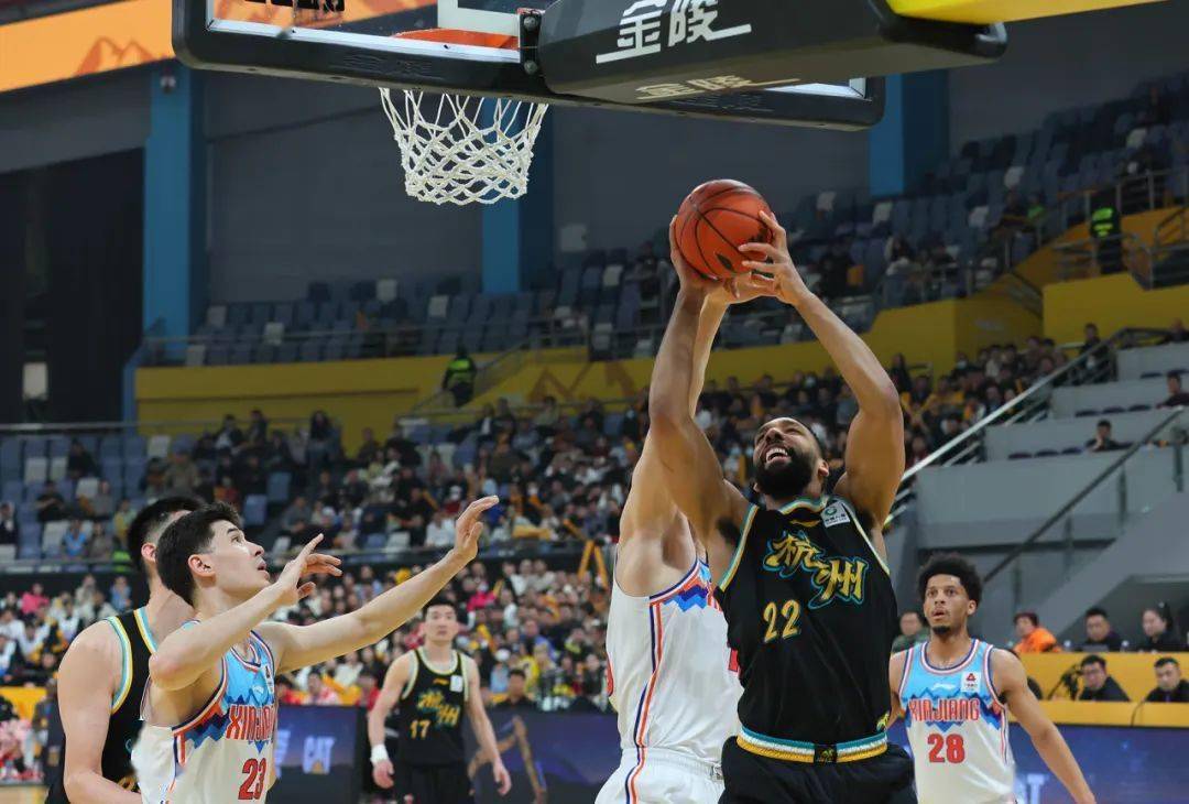 关于勒沃库森豪取连胜备战CBA常规赛窗口期尼斯调整名单以备NBA总决赛，这操作让人直呼：拜仁慕尼黑回应争议的信息